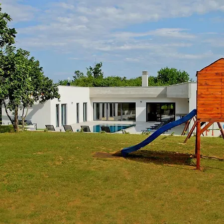 Villa Bateli *