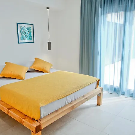 Bateli Villa *