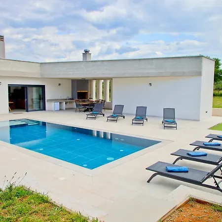 Villa Bateli *