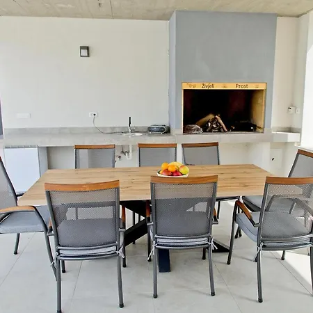 Bateli Villa