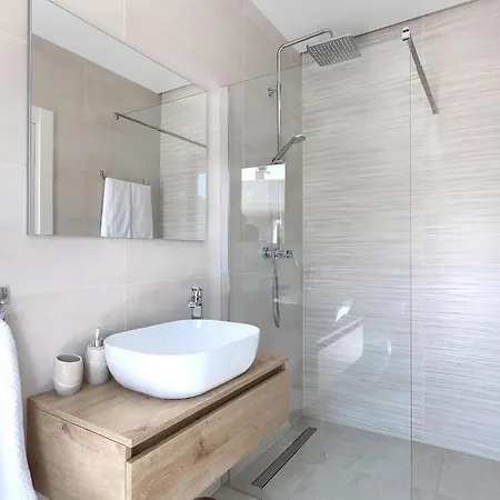 Bateli Holiday home