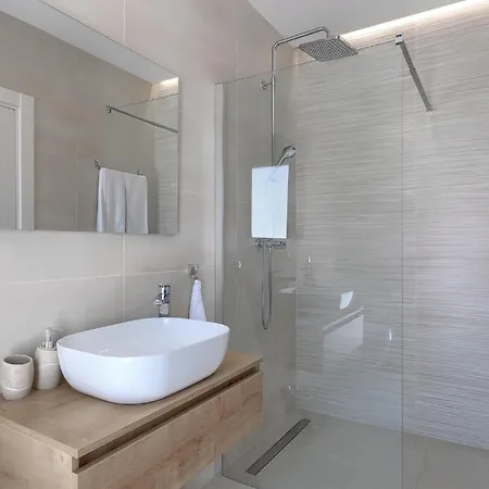 Bateli Holiday home
